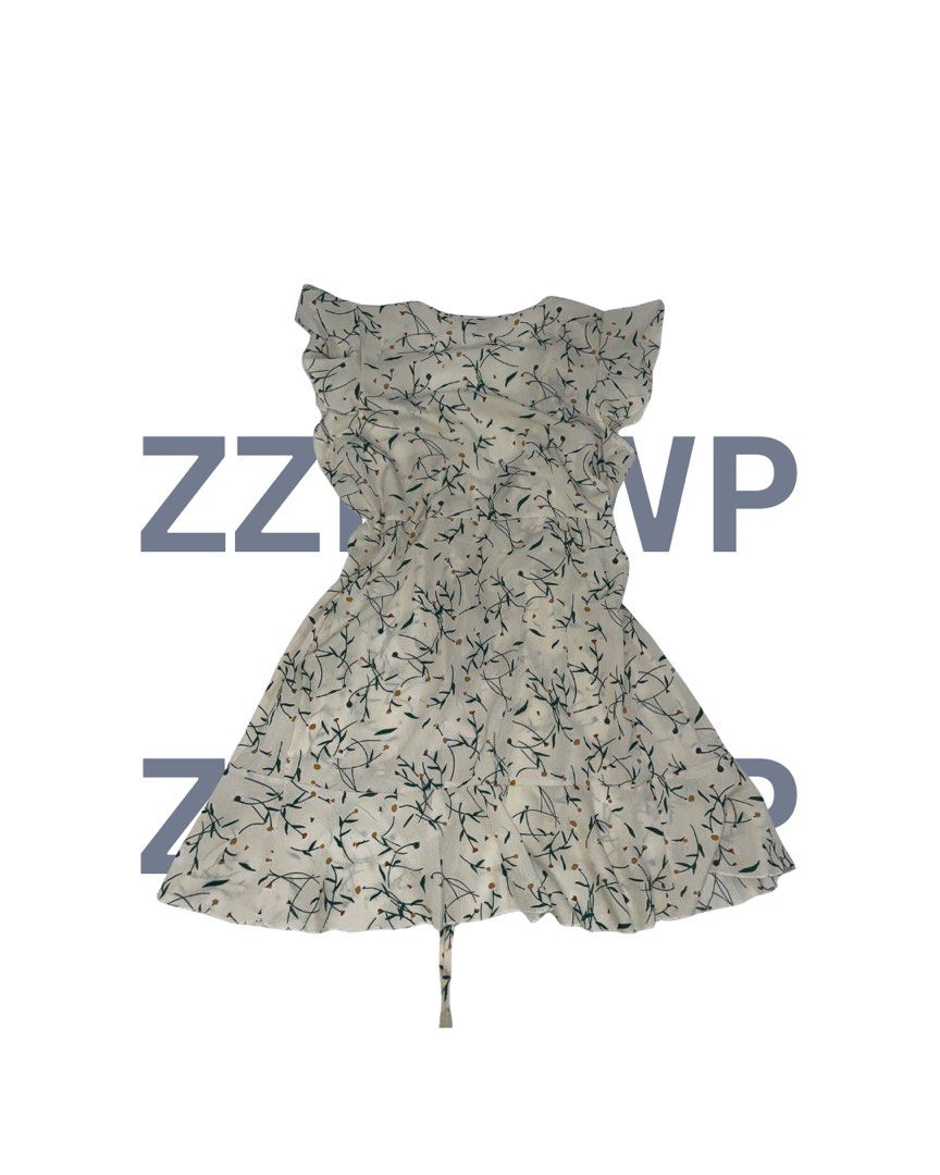 Floral Print Dress (Category: Dresses) located in Cabanatuan. Submitted by carticay (Listing ID 1438591662, Image 2). Description: knee-length V neckline flowy fit, with a tie waist perfect for summer.