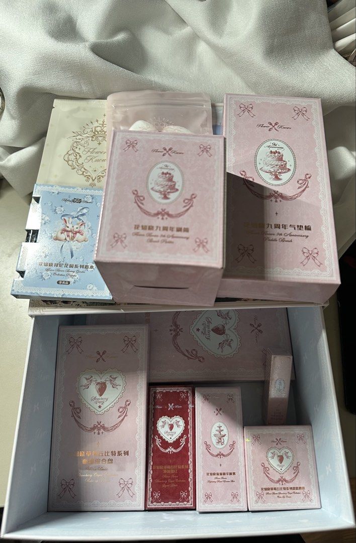 Flower Knows Strawberry Cupid 12 items makeup (Category: Makeup) located in Manila. Submitted by honeyglow (Listing ID 1438658460, Image 1). Description: 1 mirror pink 1 hairbrush 1 makeup palette 02 strawberry cassius 1 blush 03 1 brush holder 1 facial essence mist 1 makeup remover wipes 1 face puff 1 powder puff 1 perfume sample 1 pk02 concealer 1 fk box.