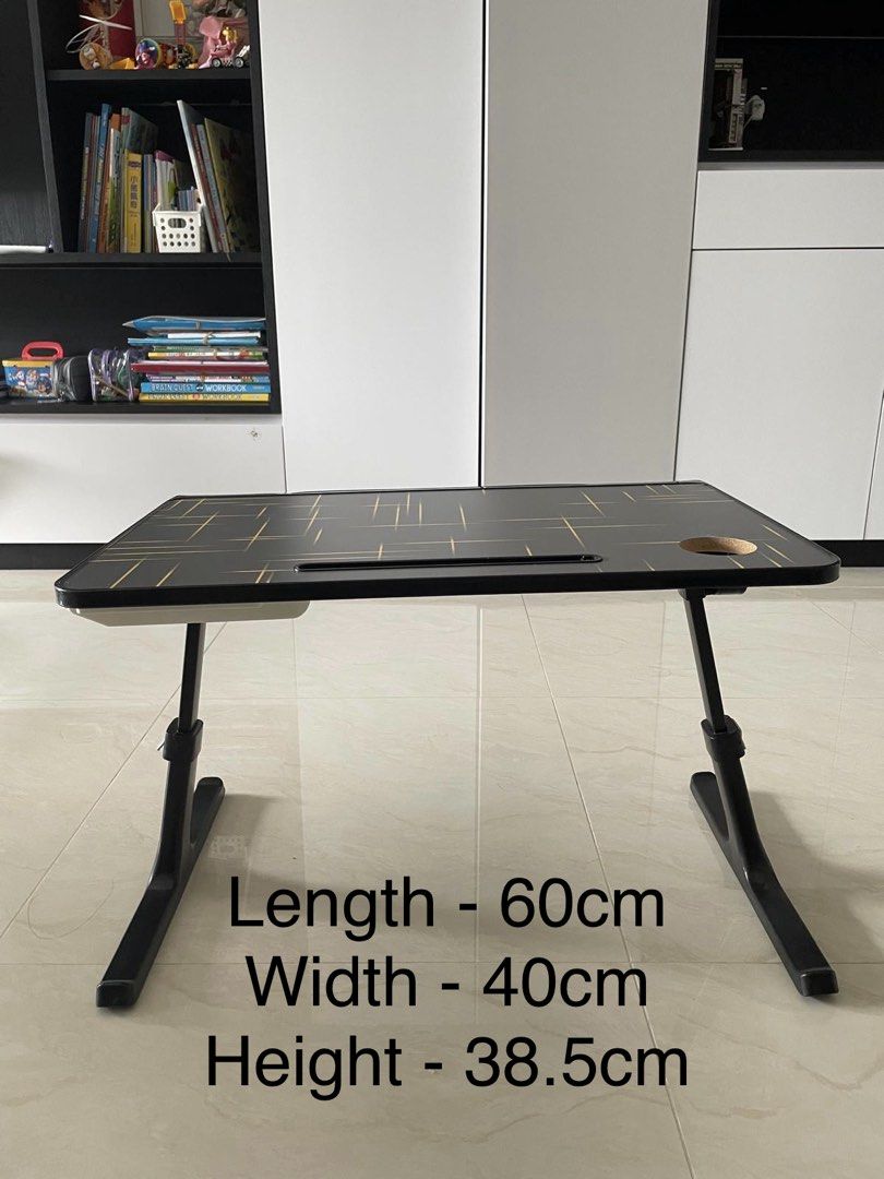 Foldable Table (Category: Tables & Sets) located in Singapore. Submitted by joybop (Listing ID 1438528300, Image 1). Description: .