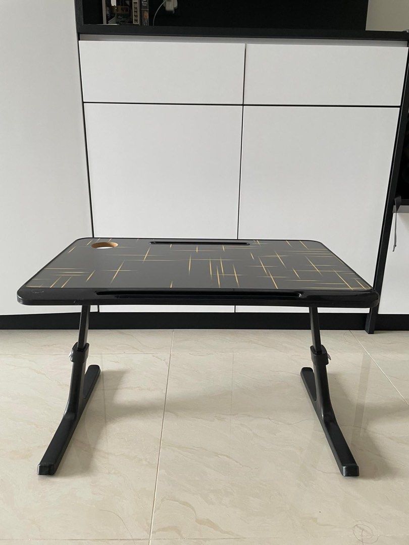 Foldable Table (Category: Tables & Sets) located in Singapore. Submitted by joybop (Listing ID 1438528300, Image 2). Description: .
