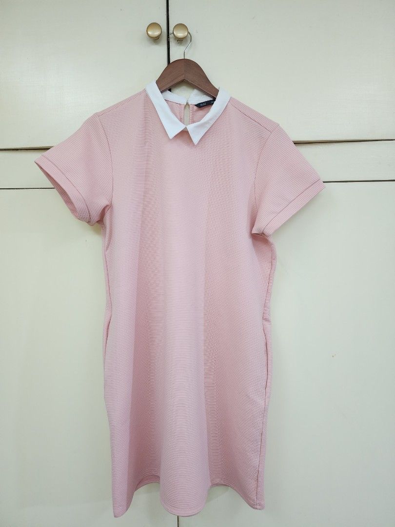 Forme Pink Dress with White Collar (Category: Dresses) located in San Fernando. Submitted by golden_black_closet (Listing ID 1438595449, Image 1). Description: - Forme pink dress - White collar - Short sleeves - Textured fabric - Size: XL - Made in the Philippines - with side pockets.