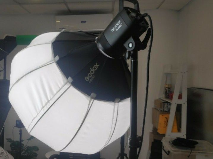 Godox SL60D LED Video Light Kit (Category: Lighting & Studio Equipment) located in Manila. Submitted by juan.paolo0000 (Listing ID 1438691194, Image 2). Description: - Godox SL60D LED Video Light Kit - Includes light, softbox, and adjustable light stand. - Softbox for diffused lighting. - Ideal for studio photography and video. - Complete lighting solution..