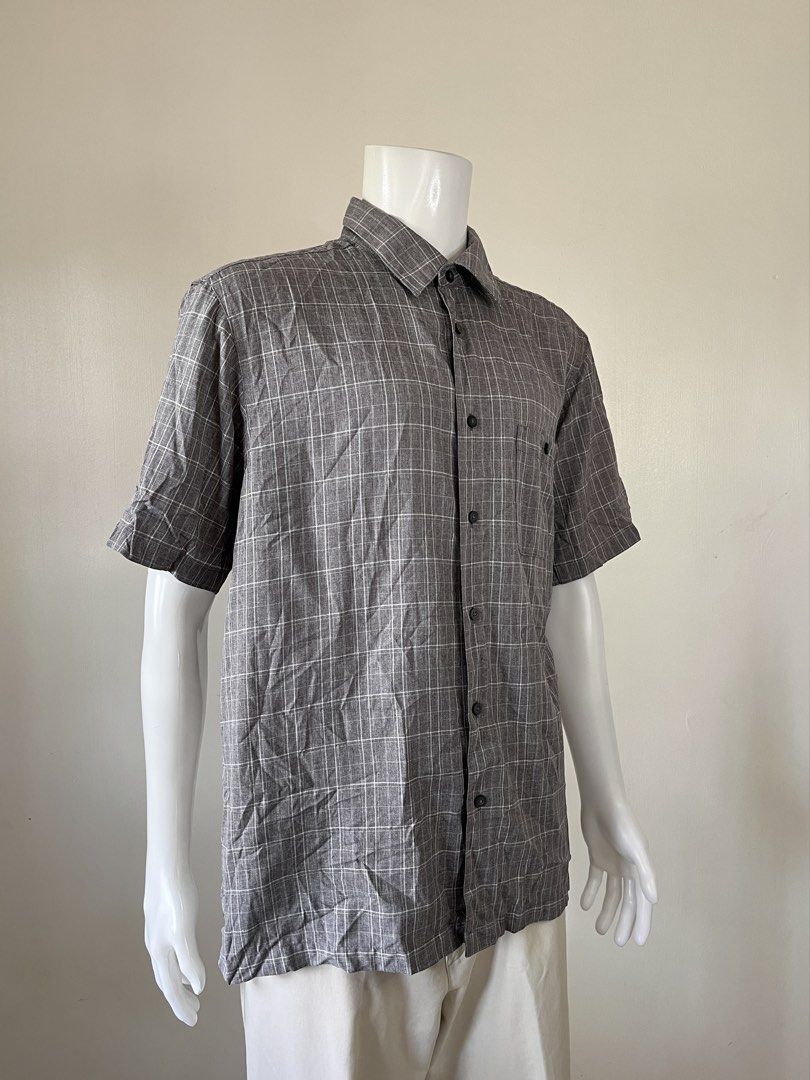 Gray Plaid Short Sleeve Shirt (Category: Tshirts & Polo Shirts ) located in Laoag. Submitted by revybe (Listing ID 1438547688, Image 3). Description: W:24 L:29 Issue: None Condition: 10/10 swipe to see details Mine - P450 Color may vary due to the lighting in photographs As all of these things are preloved, please limit your expectations and be a responsible buyer.