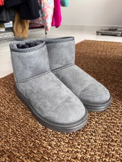 (Category: ) located in . Submitted by prelovedwinterwear (Listing ID 1438560662, Image 1). Description: .