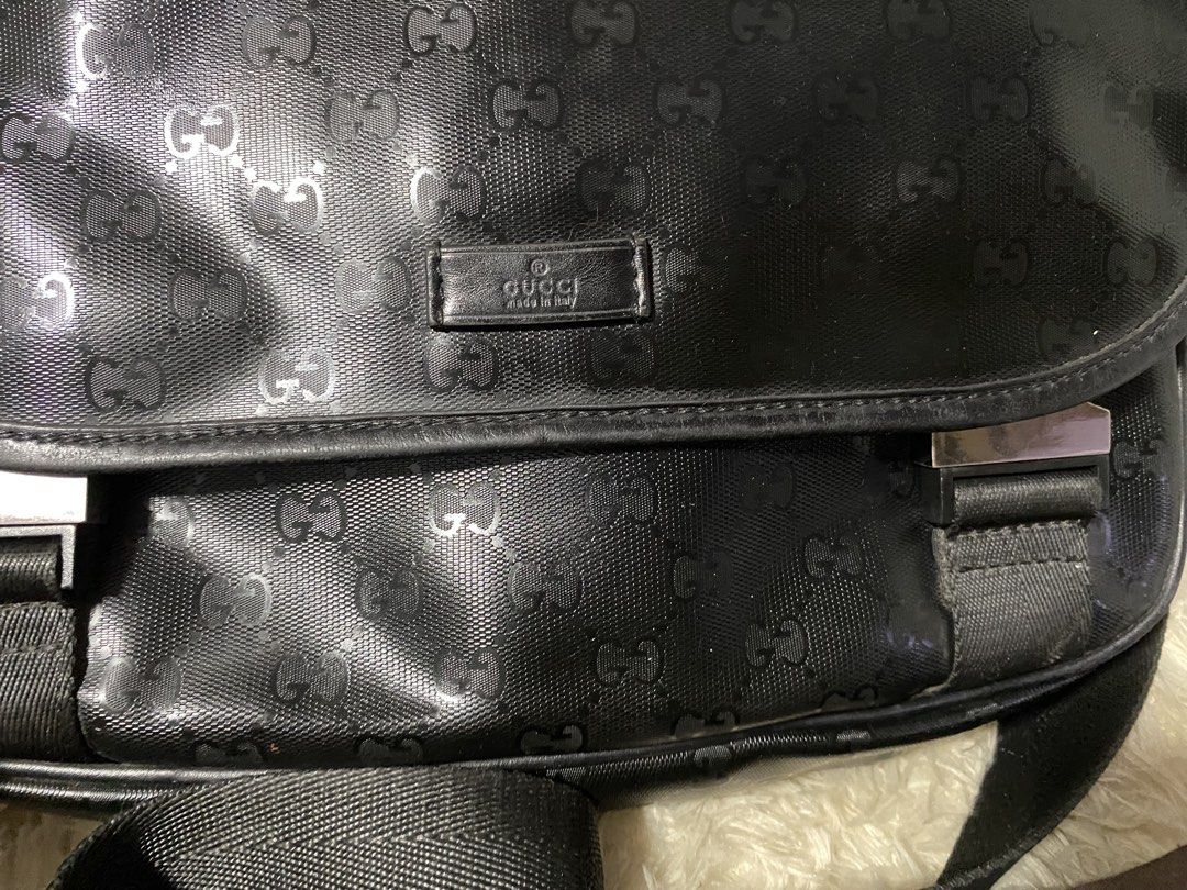 Gucci sling med size (Category: Luxury Bags & Wallets) located in Tagum. Submitted by amarasluxbag (Listing ID 1438673768, Image 3). Description: Good condition No flaws Not faded Black na black pa po Sign of use only.