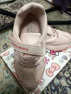 (Category: ) located in . Submitted by esqq_wardrobe (Listing ID 1438692350, Image 1). Description: .