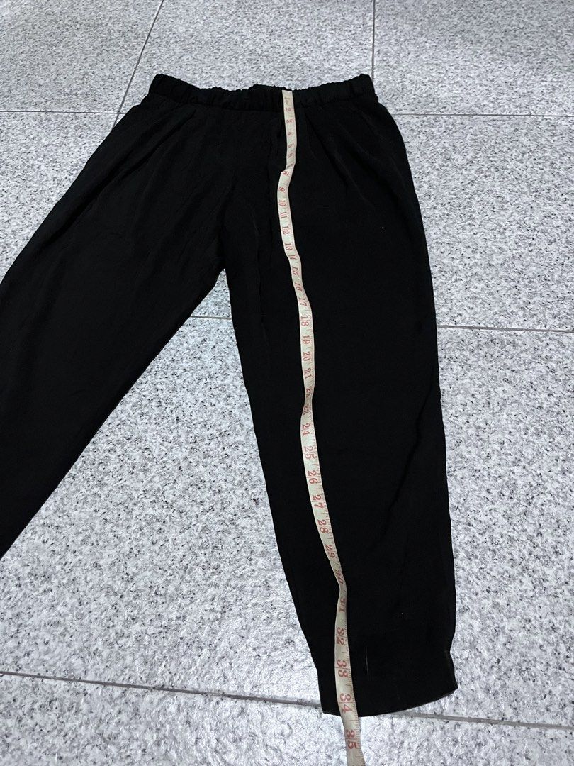 Helmut Lang Black Pants Size S (Category: Jeans) located in Manila. Submitted by calmocean-f675cc (Listing ID 1438629175, Image 2). Description: - Helmut Lang black pants - Elastic waistband - Approximately 35" length - Approximately 14" waist - Size S - Made in USA.