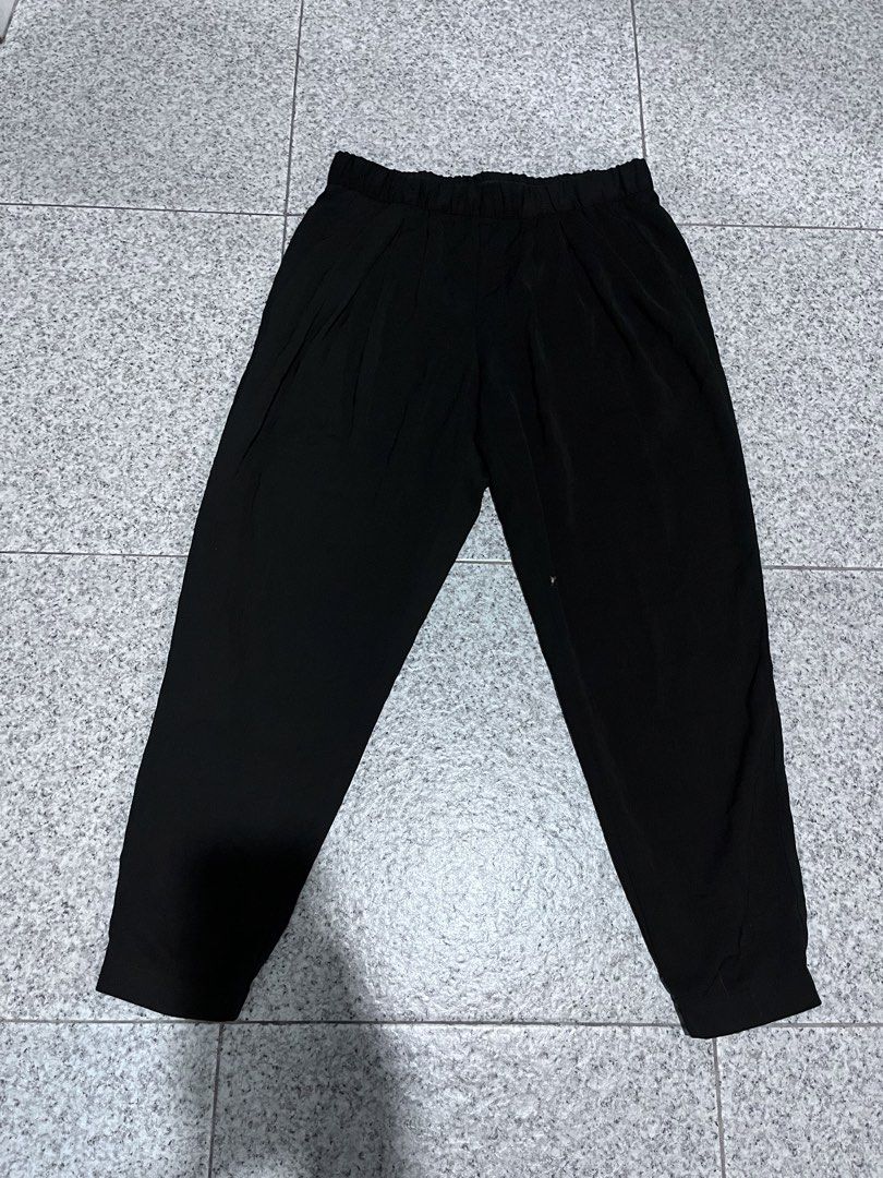 Helmut Lang Black Pants Size S (Category: Jeans) located in Manila. Submitted by calmocean-f675cc (Listing ID 1438629175, Image 1). Description: - Helmut Lang black pants - Elastic waistband - Approximately 35" length - Approximately 14" waist - Size S - Made in USA.
