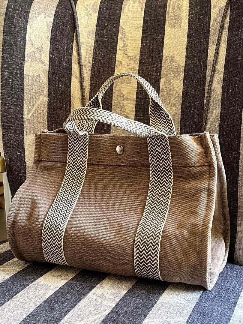 Hermes Canvas Tote Bag (Category: Luxury Bags & Wallets) located in Angeles City. Submitted by danicaeloise (Listing ID 1438537897, Image 1). Description: Authentic Hermes Canvas Tote Bag Location: Pampanga.