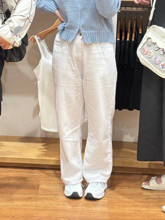 High Waist denim jeans (white) (Category: Jeans) located in Paranaque City. Submitted by naaaash (Listing ID 1438681438, Image 1). Description: Waist 28-29 loose on me already.