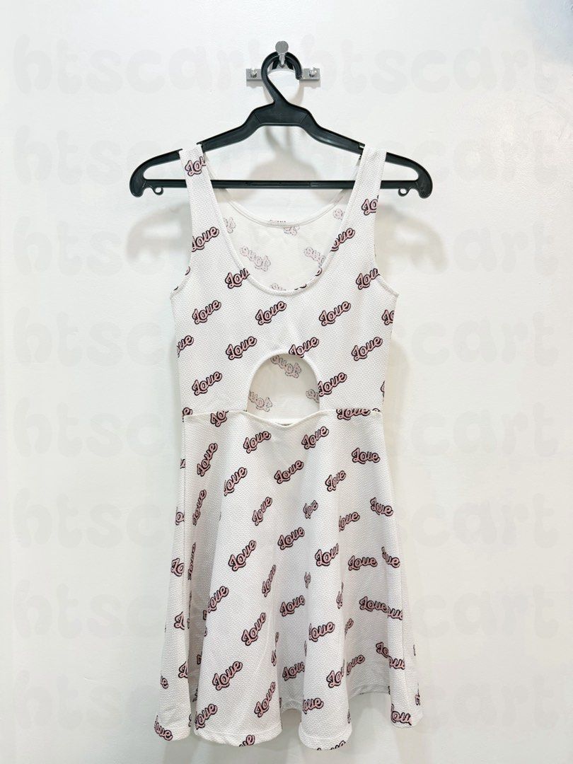 H&M Divided Love Print Dress (Category: Dresses) located in Cainta. Submitted by htscart (Listing ID 1438579682, Image 2). Description: - H&M Divided white dress - 'Love' print - Scoop neck - Cut-out back - Sleeveless - A-line skirt - Size: 32 (EUR 32, US 2).
