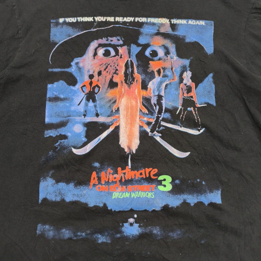 Horror tee ( A nightmare on elm street ) (Category: Tshirts & Polo Shirts ) located in Calatrava. Submitted by ermitany0 (Listing ID 1438577755, Image 2). Description: Horror tee ( A nightmare on elm street) Good condition Size: Large Width x length: 22.5" x 27.5" Flaws: hairline crack on prints Color rate: 8/10 Please check photos for more details ✅⬇️ Location: Negros Occidental Pm if interested 📩📩📩📩🙂.