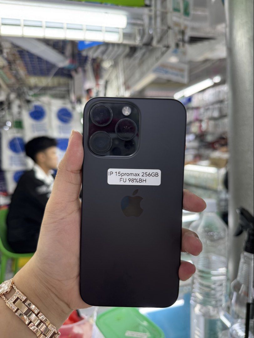 iPhone 15 Pro Max 256GB Factory Unlock No Issue Secondhand (Category: iPhone 15 Series) located in Pasig City. Submitted by FarAndRayShop (Listing ID 1438665500, Image 1). Description: OPEN FOR SWAP/SELLING/BUYING (RFS: Buy and Sell) Price: 41,499 iPhone 15 Pro Max 256GB •FACTORY UNLOCK •NO HIDDEN ISSUES •TEST TO SAWA •Authentic Phone Physical store in Greenhills Shopping Center XD-07 Stall Number Look For Rayray Or Anika NO CASH INSTALLMENT We a