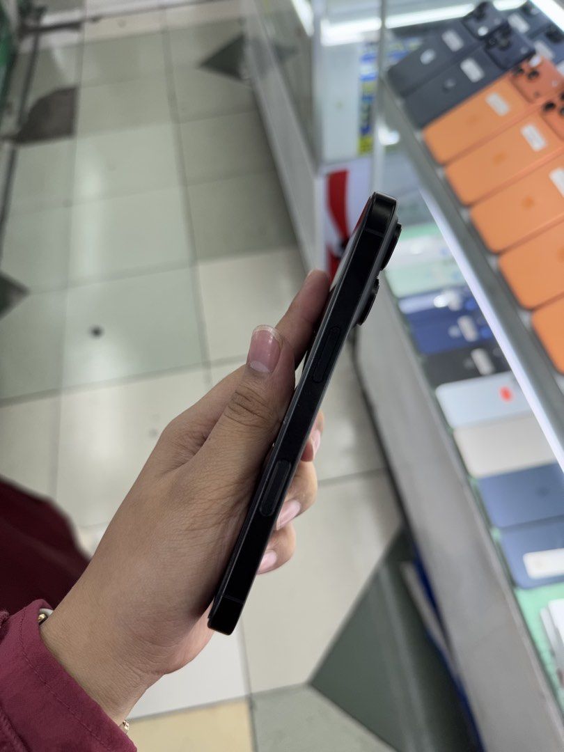 iPhone 16 Pro 256GB Factory Unlock No Issue Secondhand (Category: iPhone 16 Series) located in Pasig City. Submitted by FarAndRayShop (Listing ID 1438661437, Image 2). Description: OPEN FOR SWAP/SELLING/BUYING (RFS: Buy and Sell) Price: 45,499 iPhone 16 Pro 256GB •FACTORY UNLOCK •NO HIDDEN ISSUES •TEST TO SAWA •Authentic Phone Physical store in Greenhills Shopping Center XD-07 Stall Number Look For Rayray Or Anika NO CASH INSTALLMENT We are open 