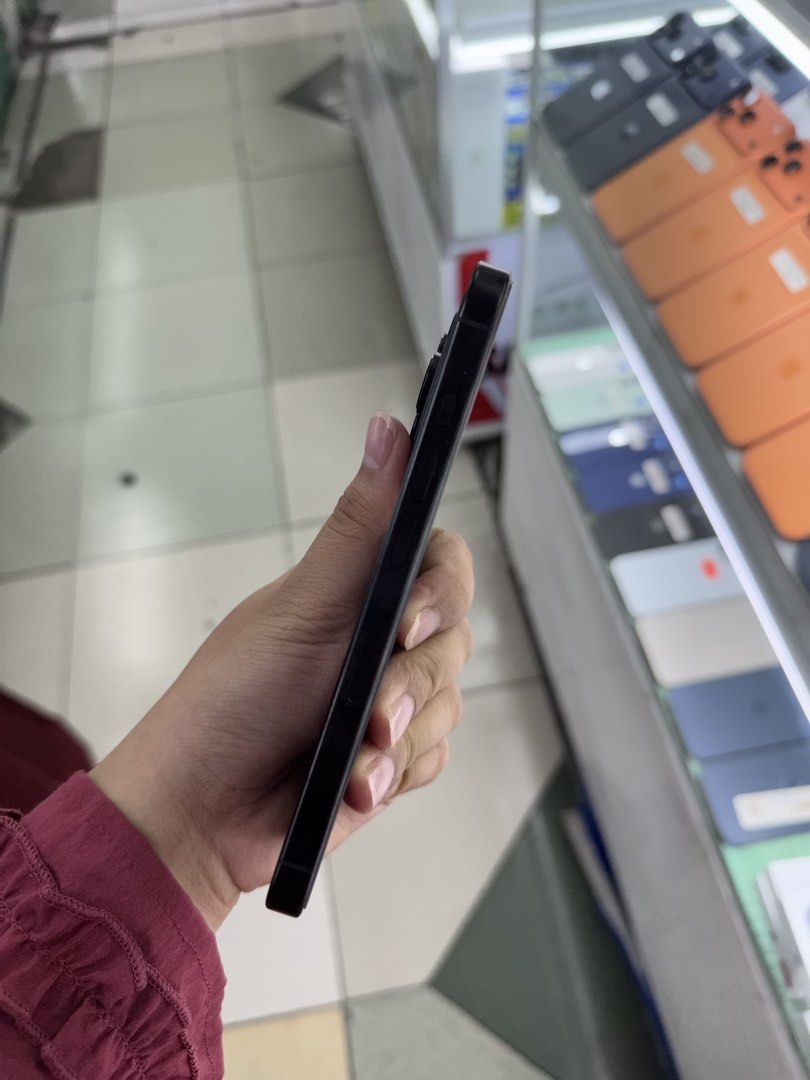 iPhone 16 Pro 256GB Factory Unlock No Issue Secondhand (Category: iPhone 16 Series) located in Pasig City. Submitted by FarAndRayShop (Listing ID 1438661437, Image 3). Description: OPEN FOR SWAP/SELLING/BUYING (RFS: Buy and Sell) Price: 45,499 iPhone 16 Pro 256GB •FACTORY UNLOCK •NO HIDDEN ISSUES •TEST TO SAWA •Authentic Phone Physical store in Greenhills Shopping Center XD-07 Stall Number Look For Rayray Or Anika NO CASH INSTALLMENT We are open 