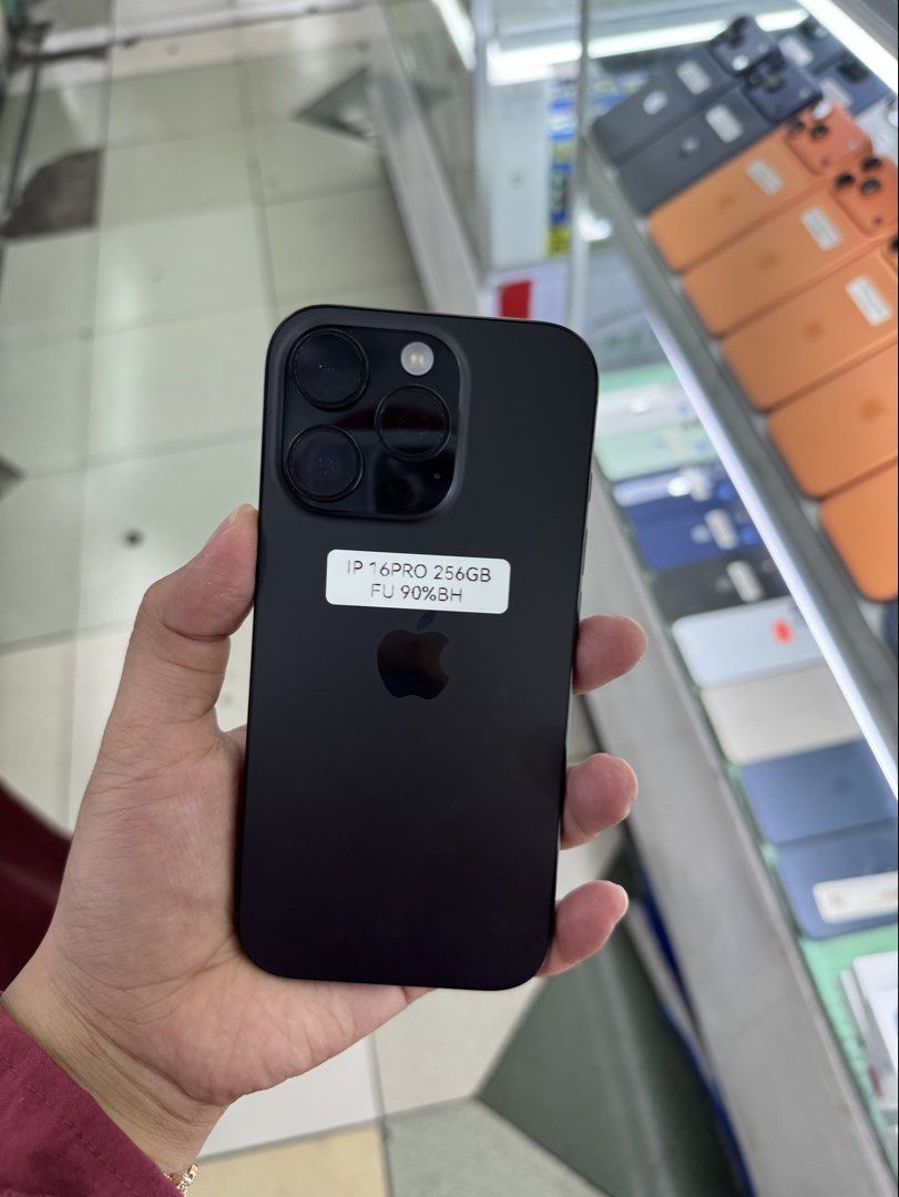 iPhone 16 Pro 256GB Factory Unlock No Issue Secondhand (Category: iPhone 16 Series) located in Pasig City. Submitted by FarAndRayShop (Listing ID 1438661437, Image 1). Description: OPEN FOR SWAP/SELLING/BUYING (RFS: Buy and Sell) Price: 45,499 iPhone 16 Pro 256GB •FACTORY UNLOCK •NO HIDDEN ISSUES •TEST TO SAWA •Authentic Phone Physical store in Greenhills Shopping Center XD-07 Stall Number Look For Rayray Or Anika NO CASH INSTALLMENT We are open 