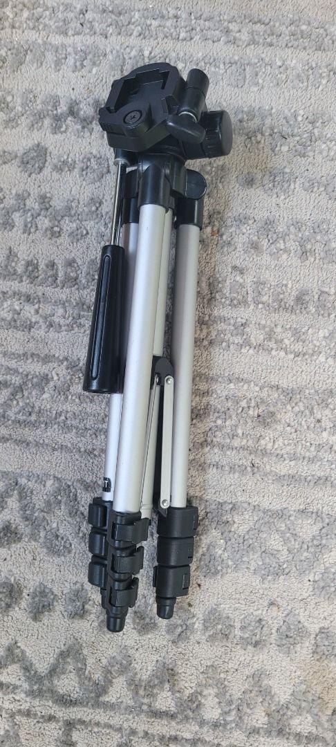 JAPAN SURPLUS TRIPOD (Category: Other Gadgets) located in Sablan. Submitted by gongonshelley12 (Listing ID 1438600541, Image 3). Description: 👉👉450 ONLY👈👈 JAPAN SURPLUS TRIPOD EXCELLENT CONDITION-LIKE NEW GANDA NG MGA STANDS NETO PARANG ALUMINUM ALLOY ANG MGA PAA NO ISSUES.