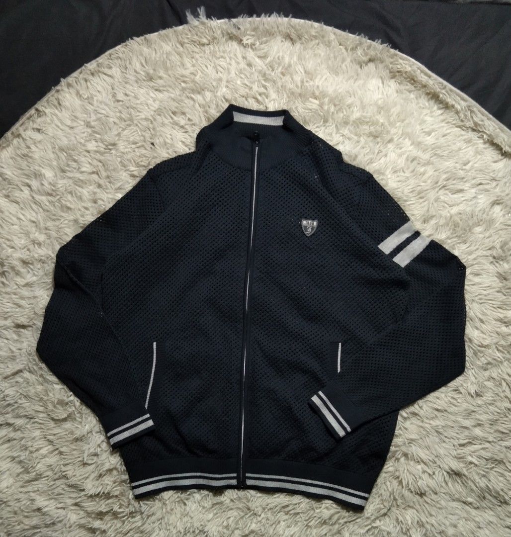 jdx varsity net type track jacket (Category: Activewear) located in Arakan. Submitted by thrift_ala_king (Listing ID 1438631500, Image 1). Description: thrifted po ito full zip up maganda pa masikip ribbings net type breathable pang running gear mo dimes on slide size pasok sa medium color rate 9.5 similar items sold for 500+ selling it for 299 + sf dm me 📥.