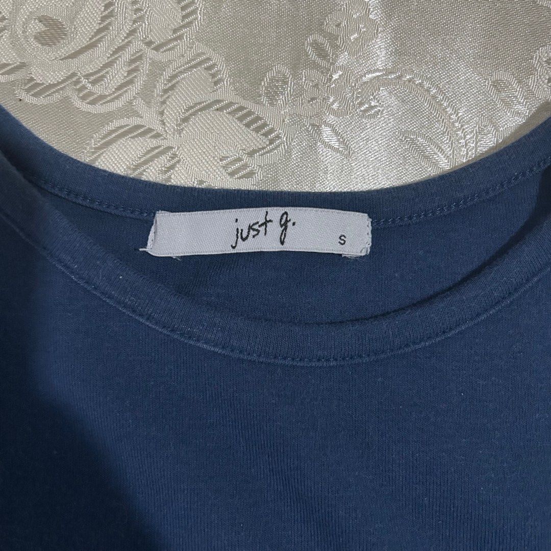 [Just G] Cropped Navy Blue Shirt (Category: Shirts) located in Manila. Submitted by hvscloset (Listing ID 1438529581, Image 3). Description: .