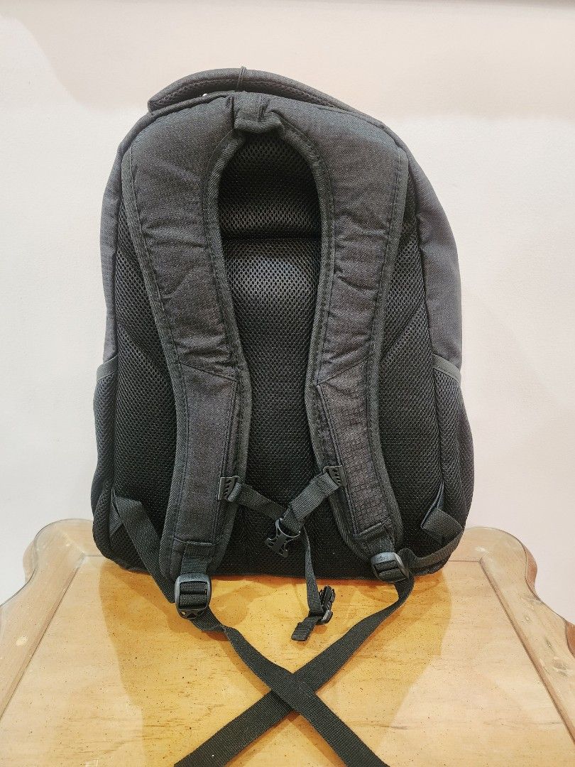 Kenneth Cole Reaction R-Tech Nylon Backpack (Category: Backpacks) located in Valenzuela. Submitted by absolutelychick (Listing ID 1324735776, Image 3). Description: can fit 17.3" laptop jrs, lbc, j&t lalamove/grab ready.