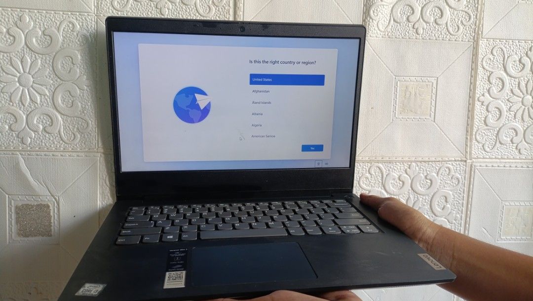 Lenovo Ideapad3 14IIL05 (Category: Laptops & Notebooks) located in Manila. Submitted by jonabelleg23130 (Listing ID 1438502987, Image 2). Description: Lightly used laptop with free laptop stand and laptop bag.