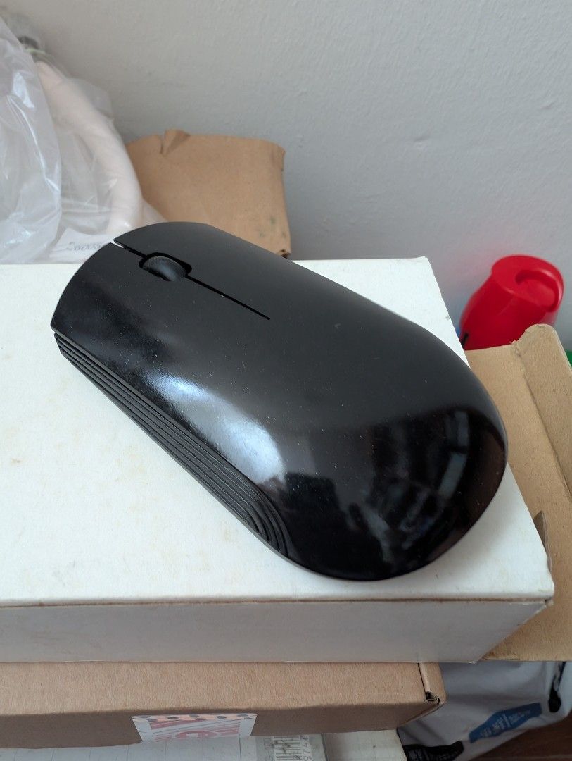 Lenovo Wireless Mouse - Black457395588228065281