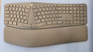 Logitech Ergo K860 Ergonomic Keyboard462705935674265600