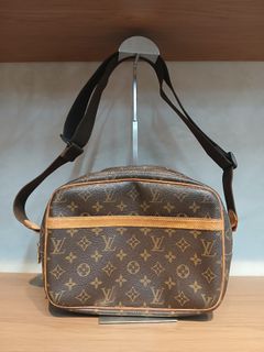 (Category: ) located in . Submitted by centric_luxe (Listing ID 1438592595, Image 1). Description: .