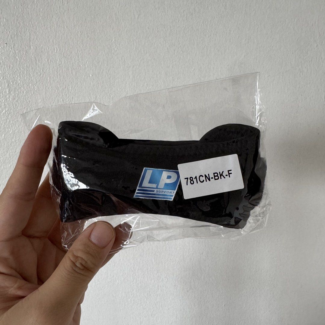 LP SUPPORT 781CN Coolprene Patella Strap 20pcs Bundle (Category: Braces, Support & Protection) located in Manila. Submitted by miskym (Listing ID 1438547444, Image 2). Description: Wholesale Price: 792.00/ea for 20pcs 842.00/ea for 10pcs 891.00/ea for 5pcs Retail Price: 990.00 Please refer to size chart for measurements All sizes are available ONHAND & READY TO SHIP!.