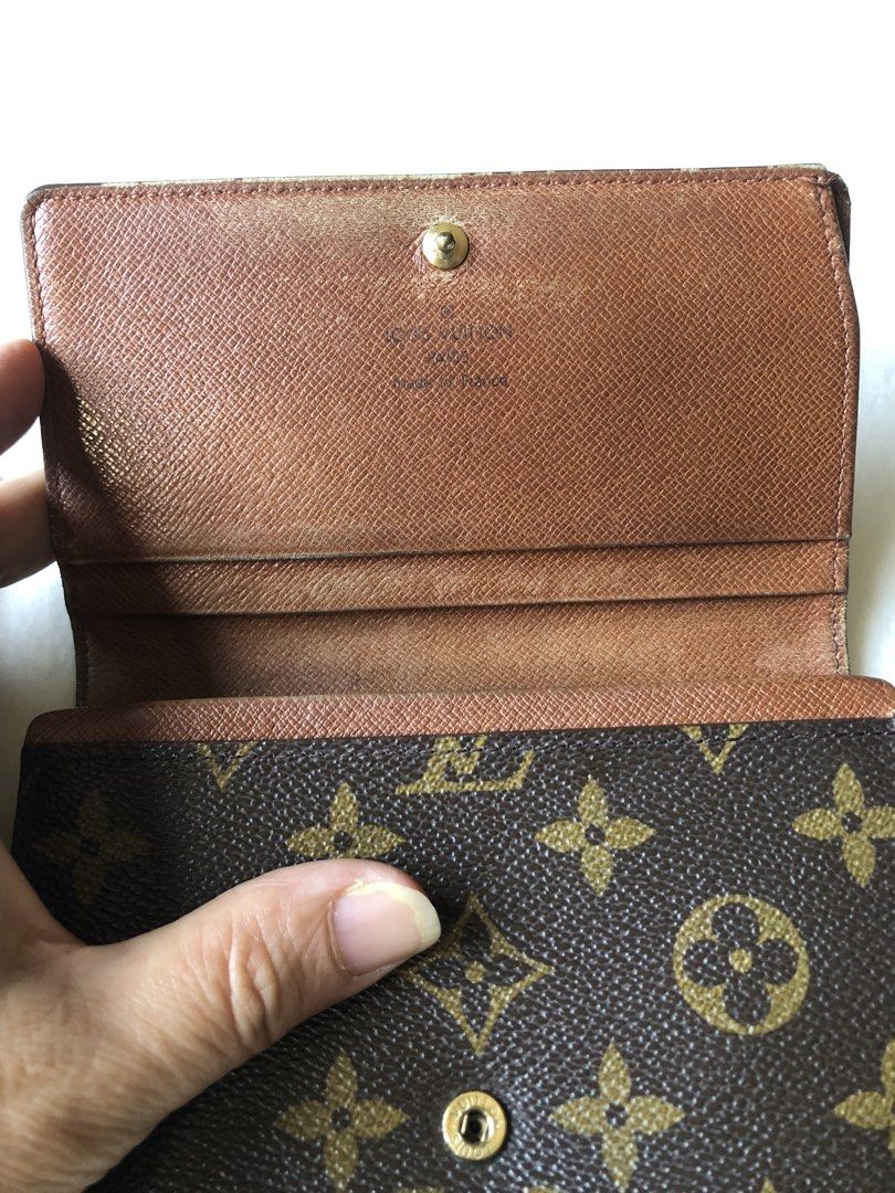 Lv tresor mono wallet project (Category: Luxury Bags & Wallets) located in Pasig City. Submitted by maricrism68145 (Listing ID 1438538021, Image 3). Description: Japan preloved,issue bakbak and zipper puller.