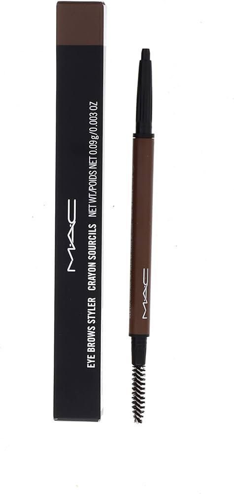 MAC PRO BROW DEFINER (SHADE: LINGERING) DUO BUNDLE (Category: Makeup) located in Taguig. Submitted by ellasee (Listing ID 1438566796, Image 3). Description: 2 pcs Lingering Bundle (dalawa na po for śålė) Mahaba pa po yung nasa loob di ko lang po nilabas nang sagad kasi automatic brow pen po baka di ko na mabalik sa dati😅 Features an ultra-slim 1mm precision tip ideal for micro-precise, high-definition hair strokes. 24-hour waterproof, smudge-pro
