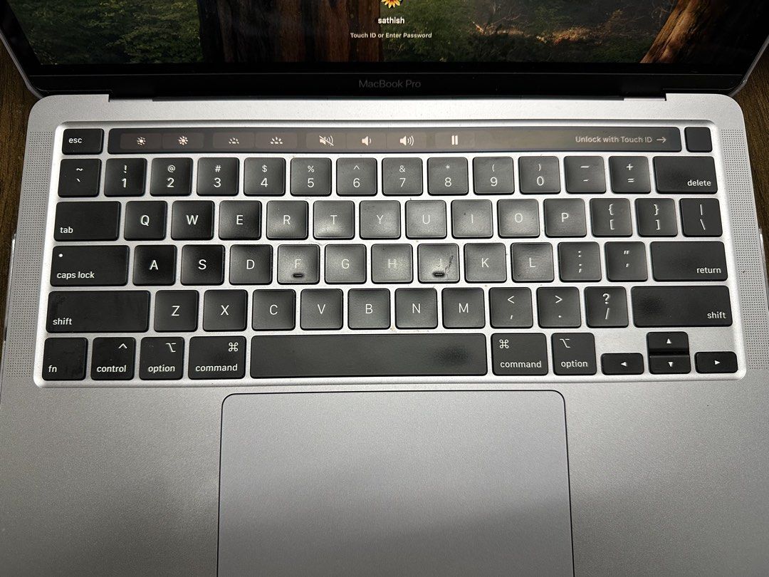 MacBook Pro 2020458122143320002563