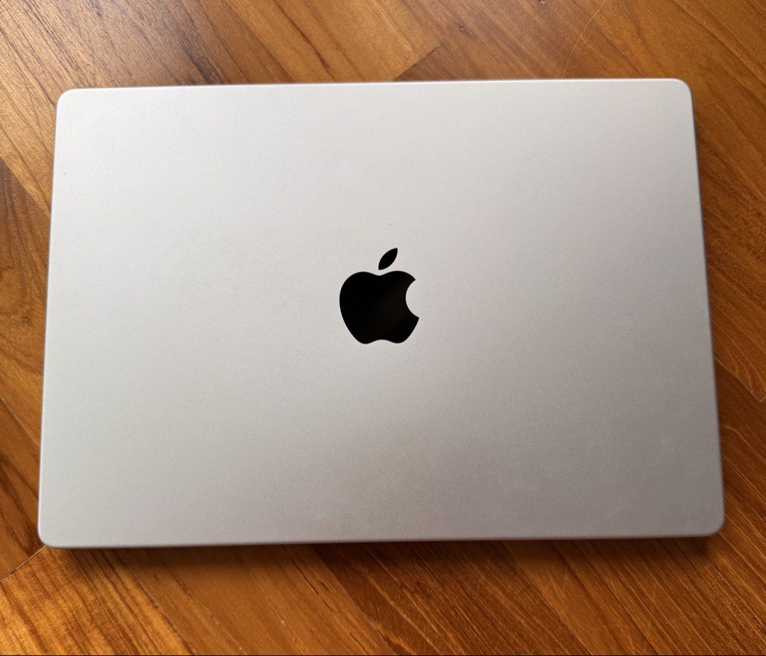 MacBook Pro M1  Silver457484635599032320