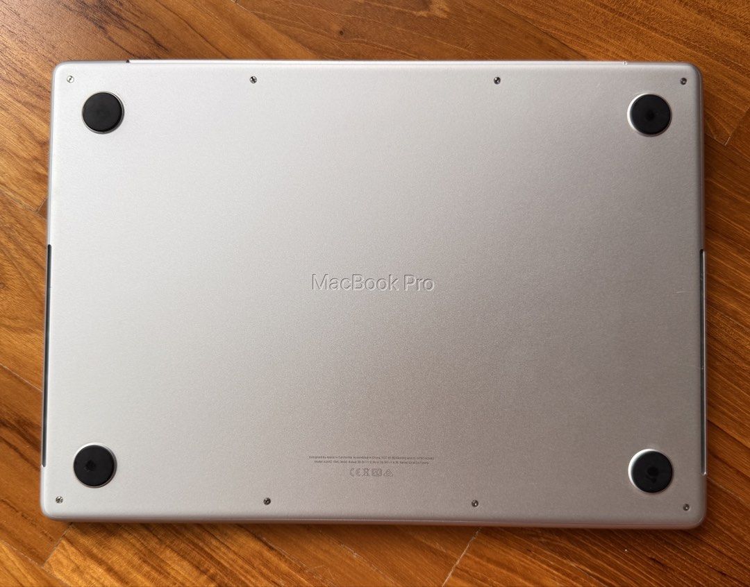 MacBook Pro M1  Silver457484635599032321
