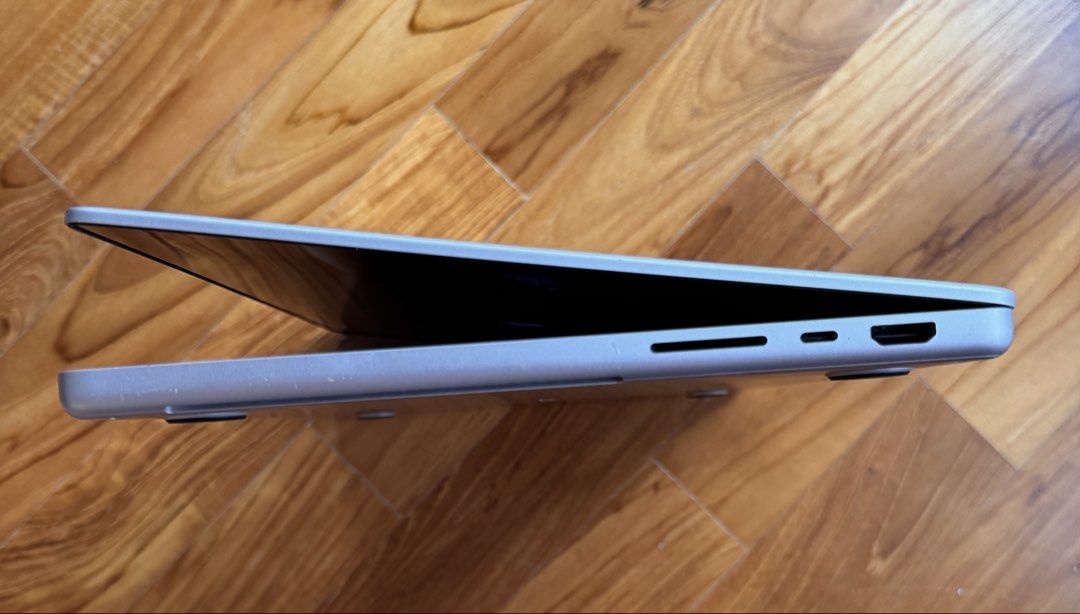 MacBook Pro M1  Silver457484635599032324