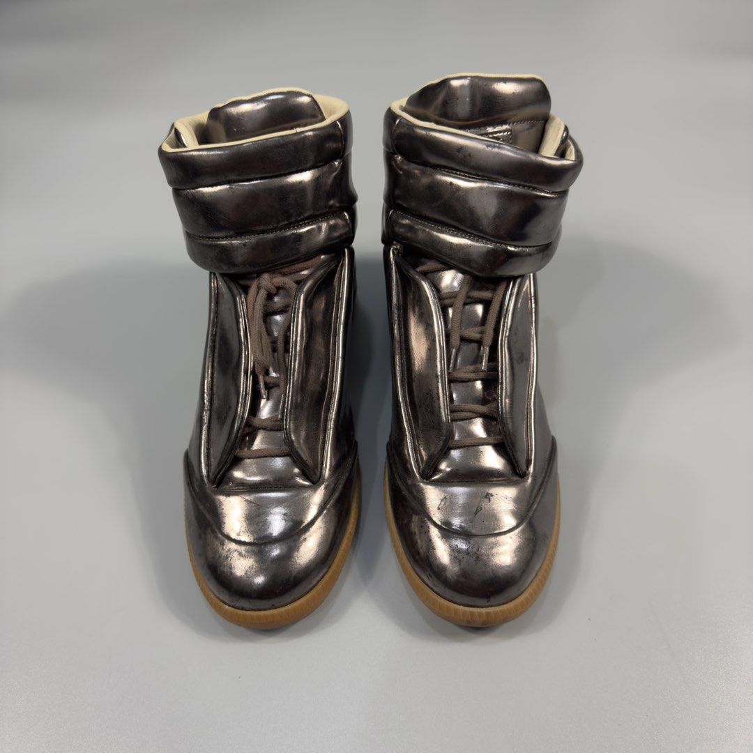 Maison Margiela - Future High Top Sneakers (Category: Sneakers) located in Dasmarinas. Submitted by F_A_Q (Listing ID 1438615242, Image 3). Description: Size : - 42 EU - 27 CM - 8 UK - 9 US Men’s 9.5/10 Overall usage No issue No box Made in Italy .