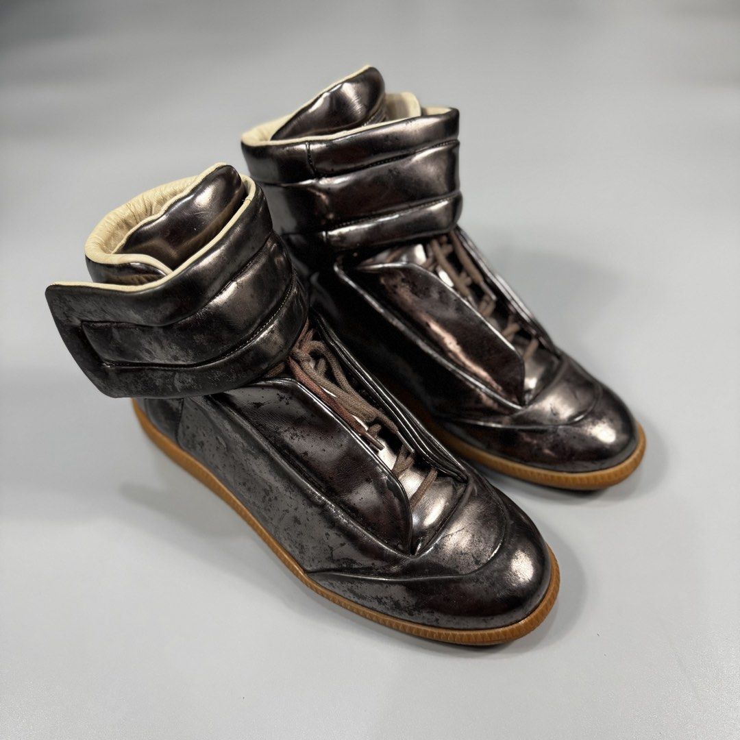 Maison Margiela - Future High Top Sneakers (Category: Sneakers) located in Dasmarinas. Submitted by F_A_Q (Listing ID 1438615242, Image 2). Description: Size : - 42 EU - 27 CM - 8 UK - 9 US Men’s 9.5/10 Overall usage No issue No box Made in Italy .