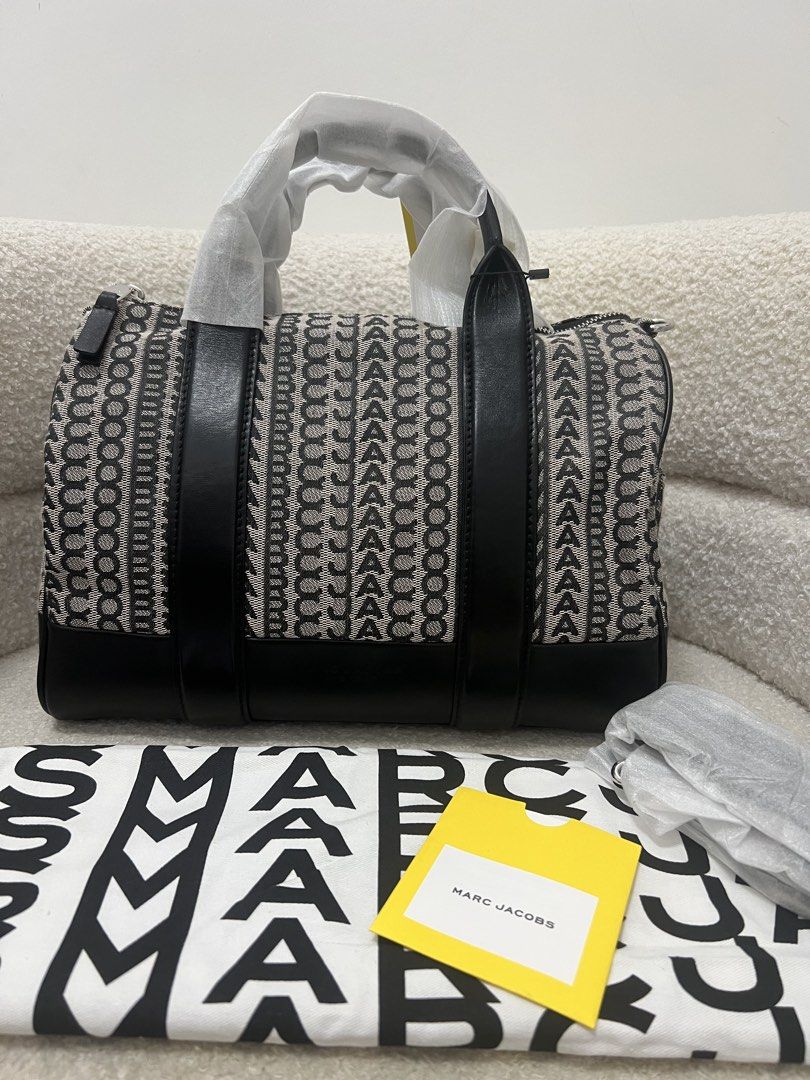 Marc Jacobs Duffle Bag Jacquard (Category: Luxury Bags & Wallets) located in Pinili. Submitted by ___bagsssandsstyle (Listing ID 1438534040, Image 2). Description: Original No flaw Complete.