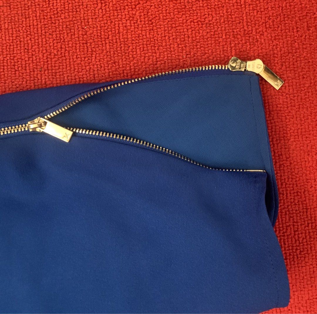 Marciano Blue Dress (Category: Dresses) located in General Trias. Submitted by sofiethrifts (Listing ID 1438588900, Image 3). Description: Issue: sira yung isang zipper.