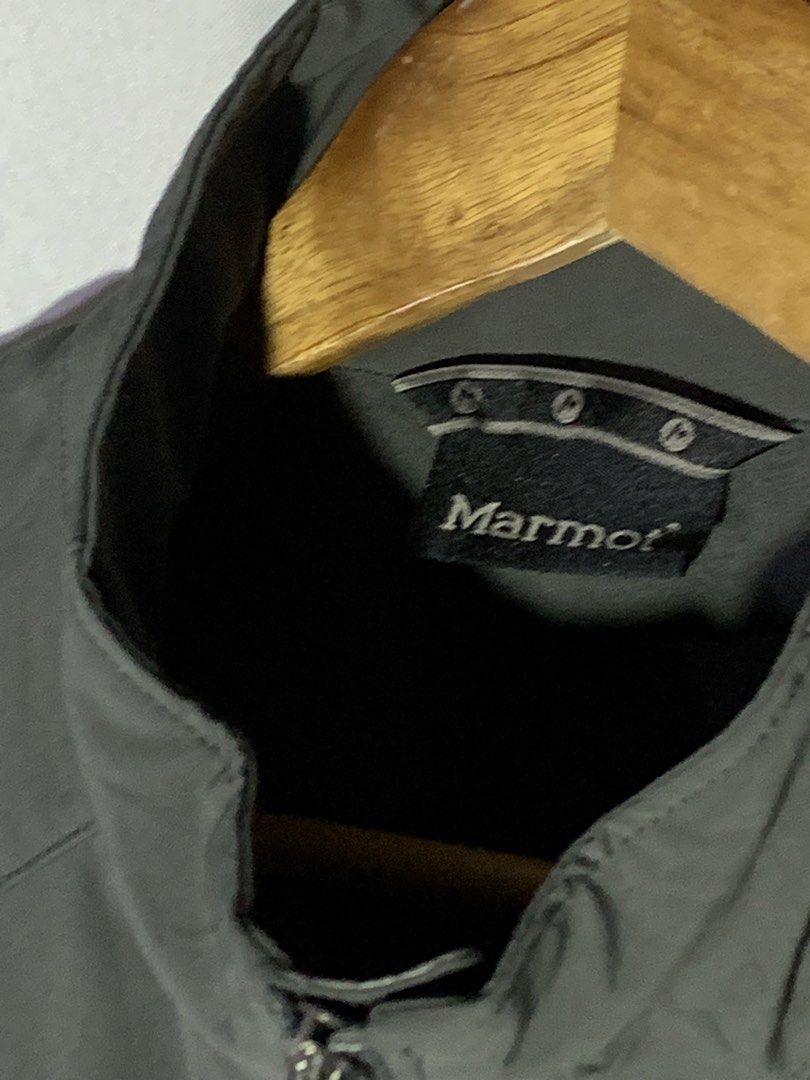 Marmot Vest (Category: Vests) located in Quezon. Submitted by ken2x_thrift (Listing ID 1438544374, Image 3). Description: - Marmot vest - Full zip closure - Two front pockets - Stand-up collar - Sleeveless design - Solid color - Marmot logo on front and back - Lined.