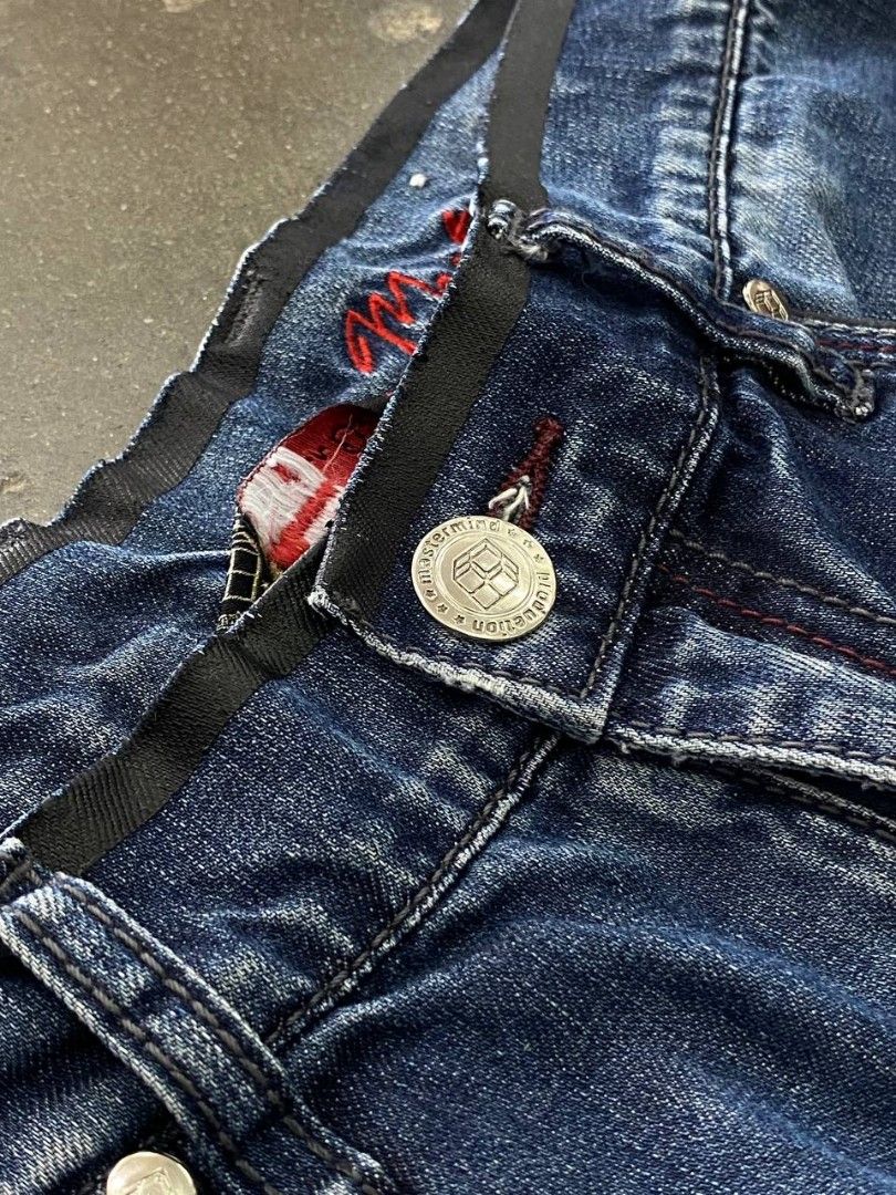 Mastermind Prod Washed Denim Pants Unisex (Category: Jeans) located in Taguig. Submitted by kyru4rchive (Listing ID 1438637007, Image 2). Description: Mastermind Production Washed Denim Pants Unisex Size: 30-32" waist Very Good Condition 9/10 Flaws: Slightly distressed hem, signs of usage Price: P450 Measurements: Waist: 30-32" Length: 40" Inseam: 30" Leg Opening: 8.5".