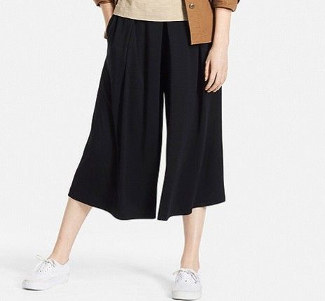 (M-L) Uniqlo Black Culottes (Category: Other Bottoms) located in Rodriguez. Submitted by ginghamgirlie (Listing ID 1438597736, Image 1). Description: ‎waist: 26 - 32 inches ‎hips: 40 inches ‎length: 28.5 inches ‎ ‎*sizes are based on the tape measure, they are not based on the tag. ‎ ‎*free shipping minimum of 2 items within Metro Manila, otherwise SF to be shouldered by the buyer ‎strictly no return or exchange ‎ ‎*Inspo picture is not of the ex