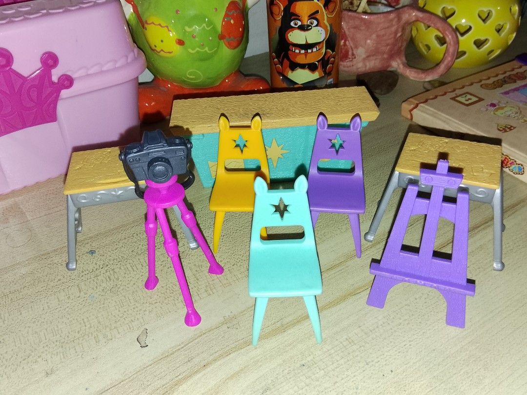 MLP Small classroom set (Category: Kids Toys) located in Manila. Submitted by gentlecrystal.15dc80 (Listing ID 1438557233, Image 2). Description: ✧･ﾟ: *✧･ﾟ:* My little pony doll small classroom set going for ₱420 includes: Teacher's desk, Two students' desk, Three chairs, One easel, One tripod with a little camera, five books of different types, A flash light, A pair of scissors, Rainbow dash's purple duffle bag, Two structures for science, Celes