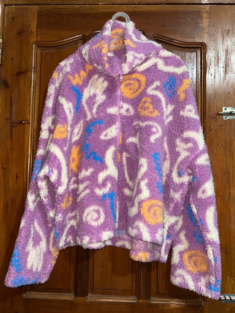Monke Zip Through Teddy Hooded Jacket (Category: Coats, Jackets and Outerwear) located in Pasig City. Submitted by jynheart (Listing ID 1438563552, Image 1). Description: - size L - used twice, in good condi - rfs: impulsive buy - you can send offers, basta no lowballing - mop: gcash - dm if interested !!.