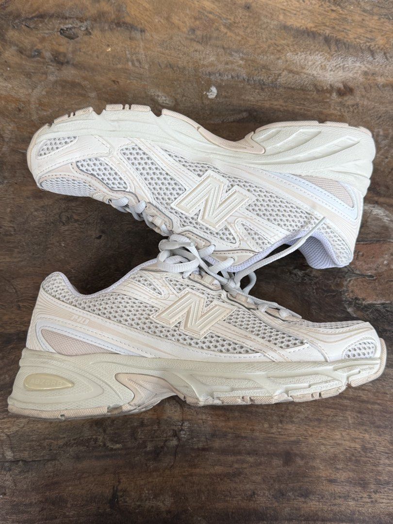 New Balance 740 v2 (Bisque Angora) (Category: Sneakers) located in Pasig City. Submitted by clau.ph (Listing ID 1438534140, Image 1). Description: No box 6W US 22.5CM.