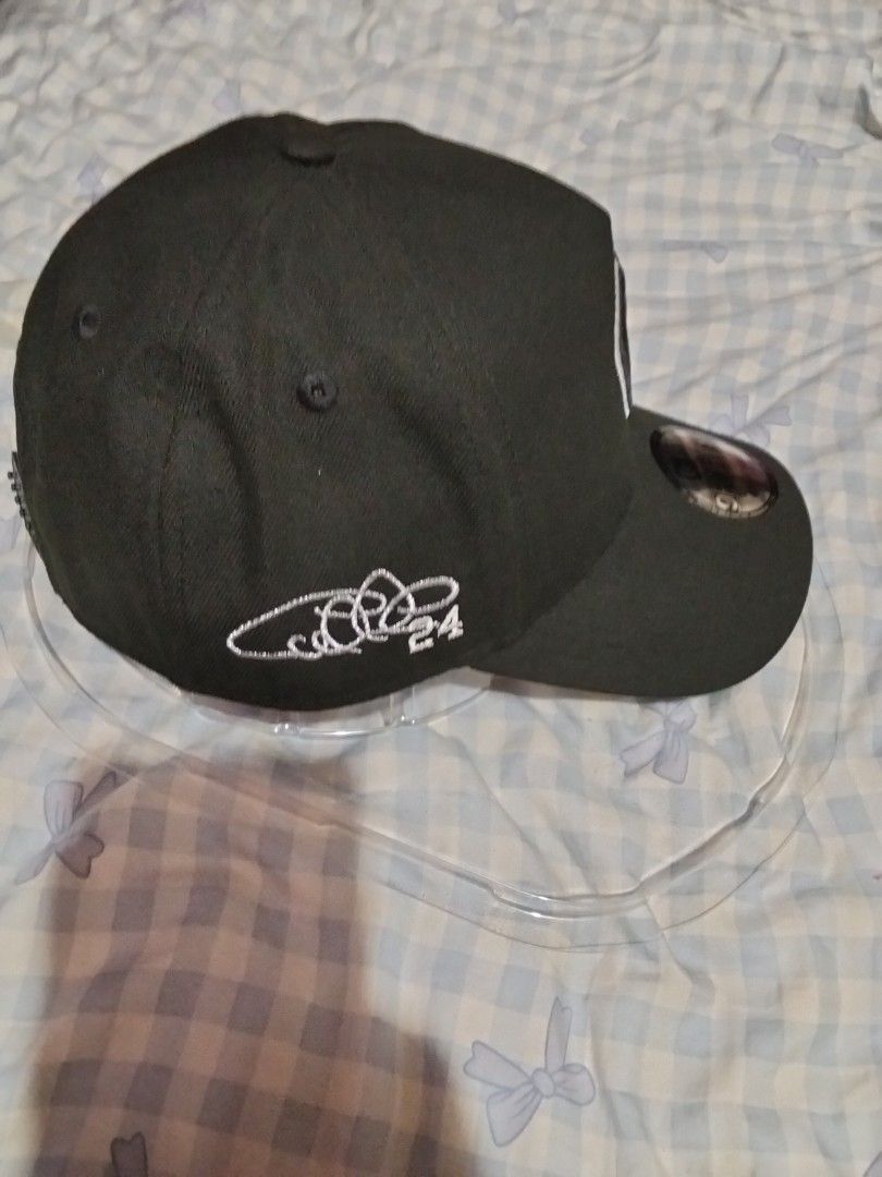 New Era 9FORTY Adjustable Cap (Category: Caps & Hats) located in Manila. Submitted by 19jernycad68264 (Listing ID 1438539511, Image 2). Description: - Black New Era 9FORTY cap - Features baseball glove logo - New Era logo and signature detail - Adjustable fit - Made in USA.