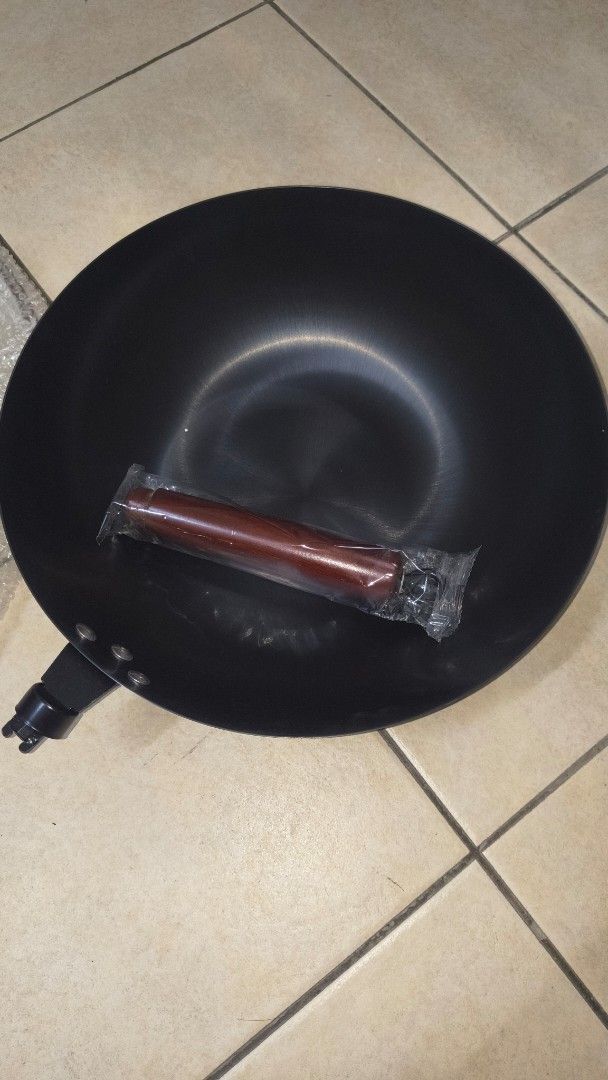 New Flat Bottom Wok with Wooden Handle457669696900321280