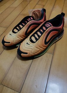 （分類：）位於 。 由 snkrwatch 提交（商品編號 1438547506，圖片 1）。簡介： 。