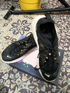 (Category: ) located in . Submitted by esqq_wardrobe (Listing ID 1438692965, Image 1). Description: .