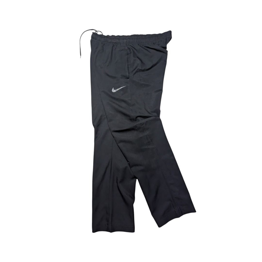 NIKE LIGHTWEIGHT TREK PANTS (Category: Activewear) located in Davao. Submitted by rbyara (Listing ID 1438613355, Image 1). Description: NIKE LIGHTWEIGHT PANTS WAIST: 34 LENGTH 39 HEM: 8 Excellent Condition Issue on Logo.